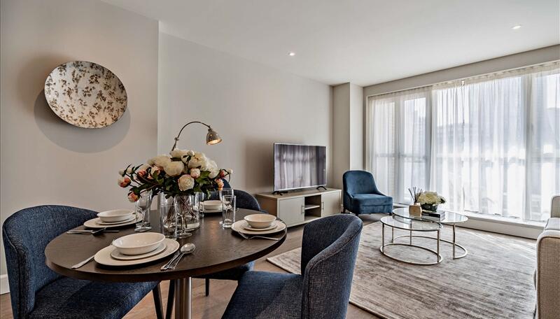 2 bed property in Westferry Circus, London